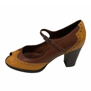 AEROSOLES Lapel Peep Toe Wingtip Pumps size 8.5 Mary Jane Style